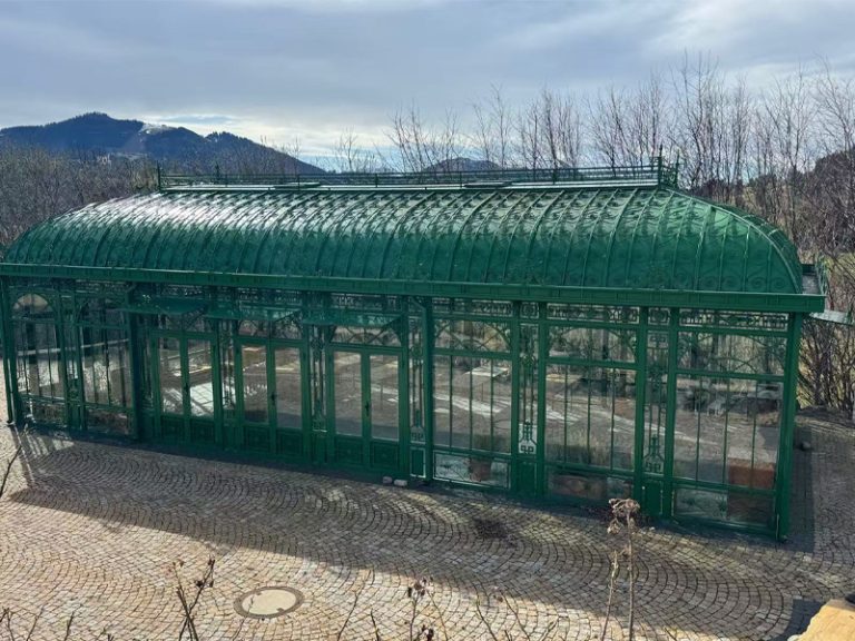 Victorian style hot-dip galvanized glass greenhouse